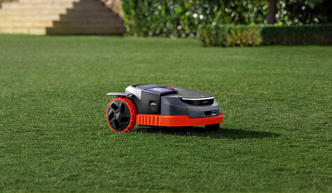 Segway Navimow X3 robot mower cutting a lawn
